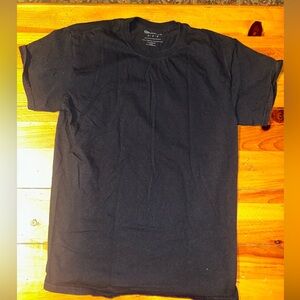 Gildan Men’s Black Crew Neck T-Shirt. Size Medium.